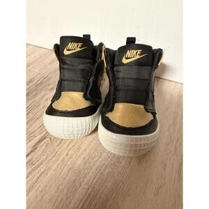 Nike Air Jordan 1 Crib Bootie sneakers black/gold, NEW Size 3